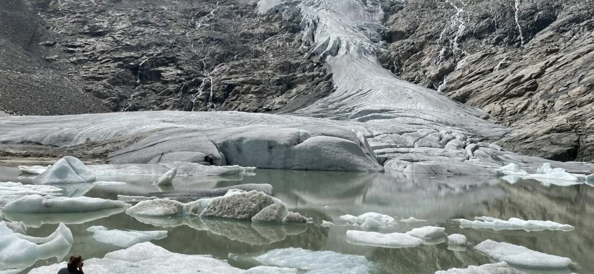 Gewaltig: Gletschersee und Gletscherzunge des Schlatenkees. | © DAV Summit Club