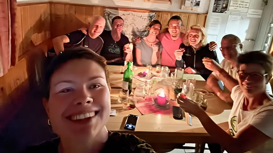 Hüttenabend mit Sherpa Pemba | © Armin Stucke