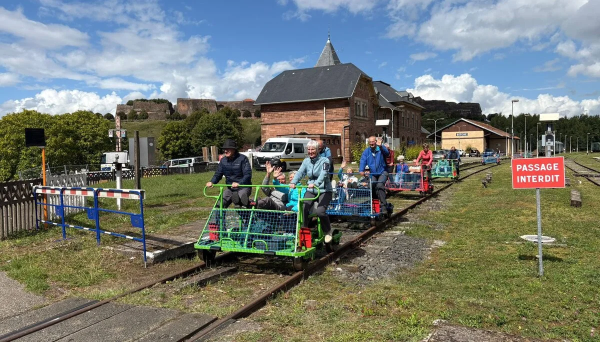 Fahrt mir der Draisine auf der ehemaligen Bahnstrecke Bitche–Lembarg | © T2SB