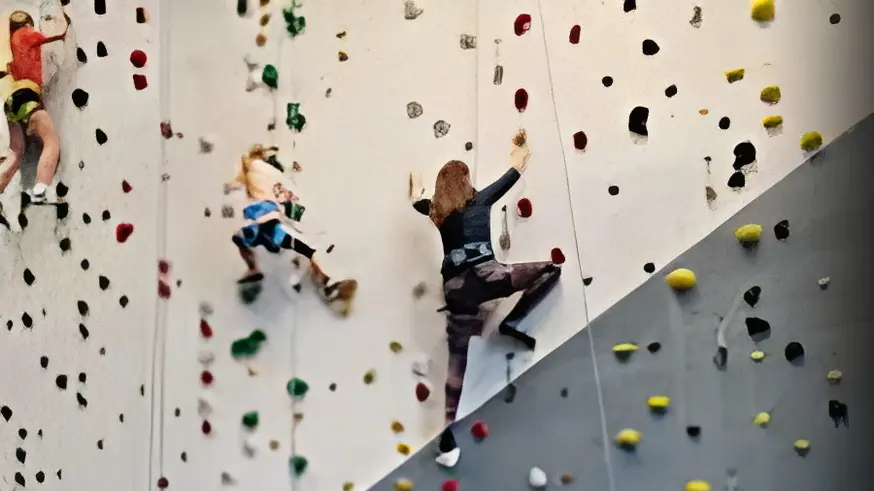 Mehrgenerationenklettern in der Kletterhalle GriP | © jdav