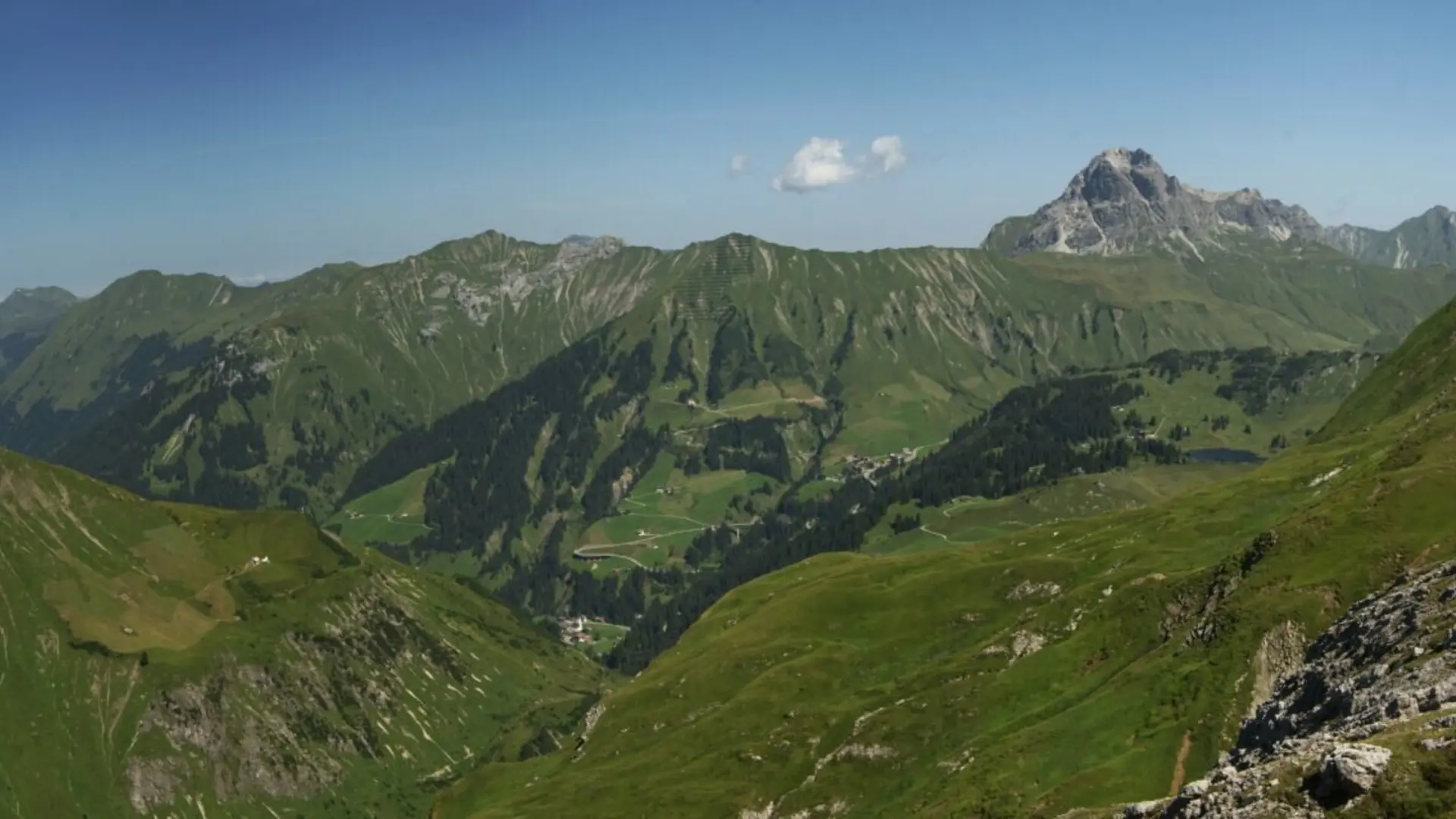 Geislinger, Jäger Steig Panorama Schröcken | © Wikipedia, Böhringer Friedrich